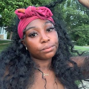 Meet your Posher, Nae